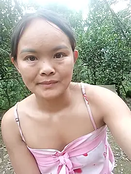 Snapshot of Luminana chatting on 06/24/26, 11:46 Luminana online show from 06/24/26, 11:46