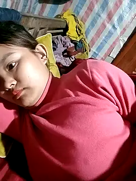 Snapshot of Luminana chatting on 05/08/26, 05:33 Luminana online show from 05/08/26, 05:33