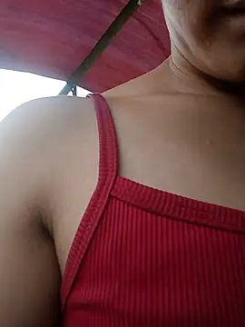 Snapshot of Luminana chatting on 05/19/26, 05:36 Luminana online show from 05/19/26, 05:36