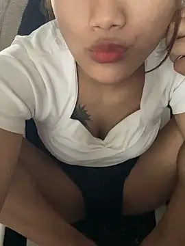 Snapshot of -Nuna- chatting on 03/08/26, 07:22 -Nuna- online show from 03/08/26, 07:22