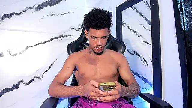 Nehemiaa boy online show from 04/19/26, 02:29