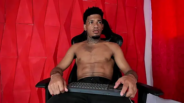 Nehemiaa boy online show from 05/22/26, 12:03