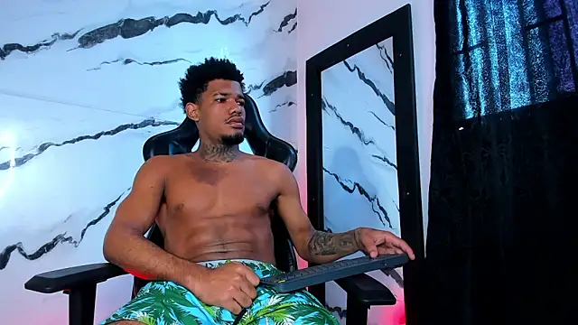 Nehemiaa boy online show from 04/20/26, 02:40