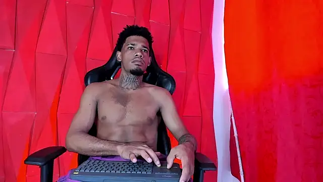 Nehemiaa boy online show from 05/23/26, 03:11