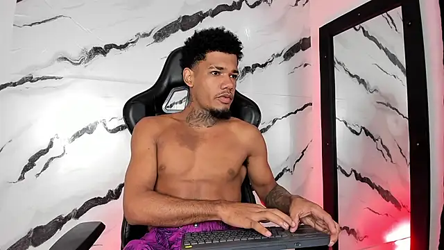 Nehemiaa boy online show from 04/15/26, 12:42