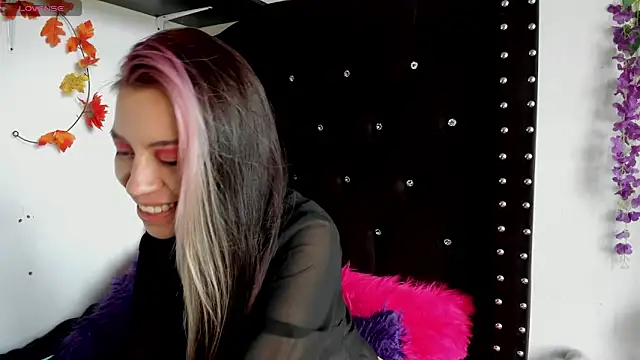 Snapshot of Midory_6 chatting on 02/19/26, 03:42 Midory 6 online show from 02/19/26, 03:42