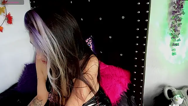 Snapshot of Midory_6 chatting on 02/25/26, 08:30 Midory 6 online show from 02/25/26, 08:30