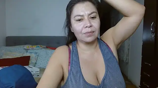 Snapshot of Karo_sexy chatting on 02/10/25, 04:30 Karo sexy online show from 02/10/25, 04:30