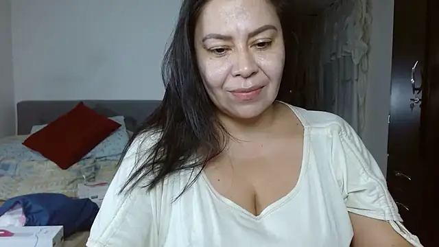 Snapshot of Karo_sexy chatting on 03/14/25, 06:10 Karo sexy online show from 03/14/25, 06:10