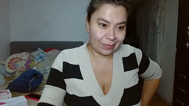 Snapshot of Karo_sexy chatting on 01/24/25, 06:57 Karo sexy online show from 01/24/25, 06:57