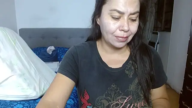Snapshot of Karo_sexy chatting on 09/20/25, 11:10 Karo sexy online show from 09/20/25, 11:10
