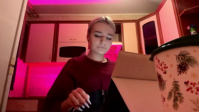 Snapshot of MiaBerlateen chatting on 02/18/26, 06:26 MiaBerlateen online show from 02/18/26, 06:26