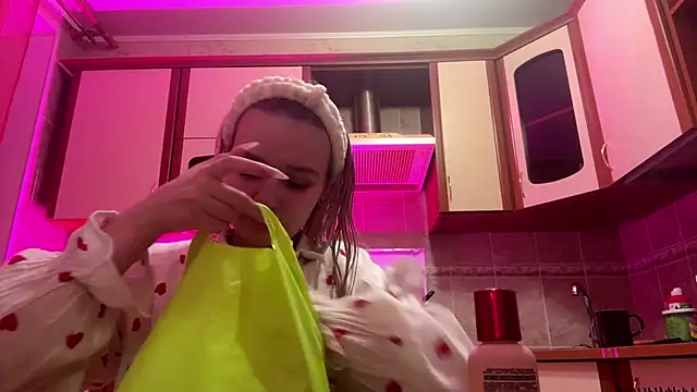 Snapshot of MiaBerlateen chatting on 02/25/26, 06:30 MiaBerlateen online show from 02/25/26, 06:30