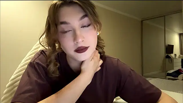 ElliKrovel online show from 02/15/26, 02:05