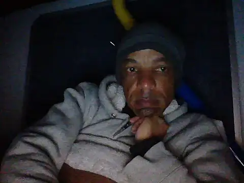 Snapshot of lavelle26 chatting on 05/15/26, 09:13 lavelle26 online show from 05/15/26, 09:13