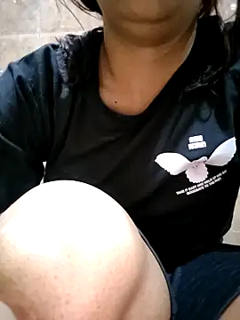 Snapshot of Moody-girl1 chatting on 03/01/26, 10:54 Moody-girl1 online show from 03/01/26, 10:54