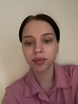  luna fox  online show from 02/09/26, 09:40