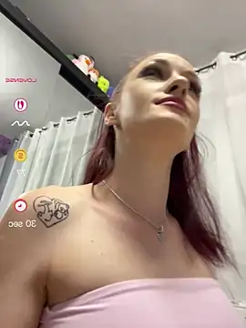 Snapshot of Roxyfoxyyy chatting on 07/14/26, 07:31 Roxyfoxyyy online show from 07/14/26, 07:31