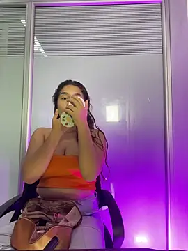 Emily Harpeer online show from 05/24/26, 11:54