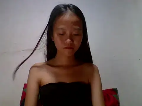 Yourlilpinayy online show from 04/03/26, 09:16