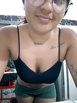 Zoe Renata online show from 04/22/26, 08:21