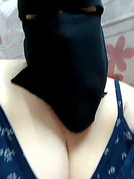 Snapshot of Warda_Egy chatting on 06/29/26, 09:14 Warda Egy online show from 06/29/26, 09:14