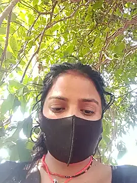 Snapshot of Komal4050 chatting on 05/17/26, 04:12 Komal4050 online show from 05/17/26, 04:12