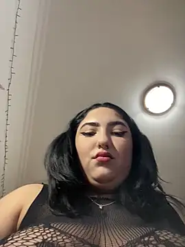 Snapshot of Amber_Sinn chatting on 02/15/26, 04:17 Amber Sinn online show from 02/15/26, 04:17