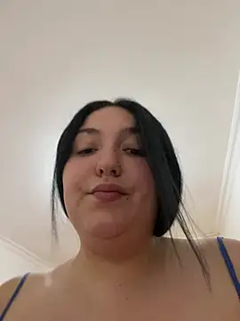 Snapshot of Amber_Sinn chatting on 06/26/26, 02:01 Amber Sinn online show from 06/26/26, 02:01
