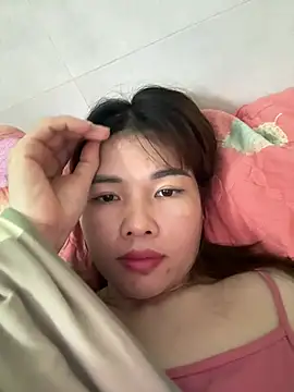 Snapshot of Loyalty-love chatting on 03/02/26, 02:02 Loyalty-love online show from 03/02/26, 02:02