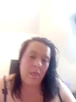 Snapshot of louisa36 chatting on 02/27/26, 10:04 louisa36 online show from 02/27/26, 10:04