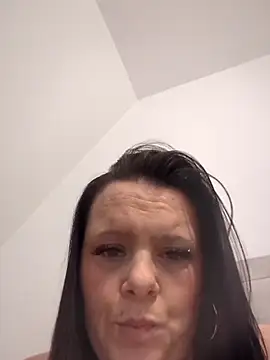 Snapshot of louisa36 chatting on 02/07/26, 10:51 louisa36 online show from 02/07/26, 10:51