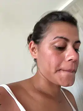 RachelWeisz  online show from 04/04/26, 02:23