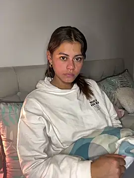 RachelWeisz  online show from 03/13/26, 10:53