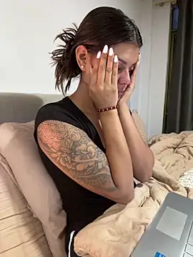 RachelWeisz  online show from 05/19/26, 10:33
