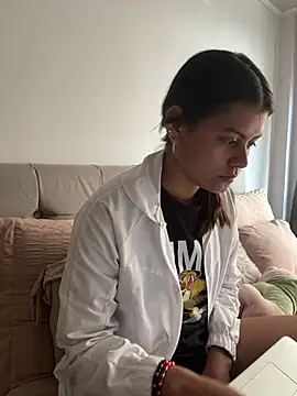 RachelWeisz  online show from 05/17/26, 06:08