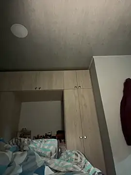 RachelWeisz  online show from 03/04/26, 10:12