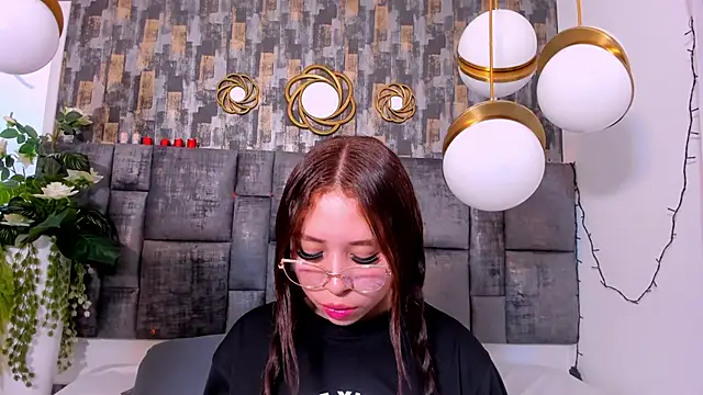 MiiaTauro online show from 03/25/26, 02:16