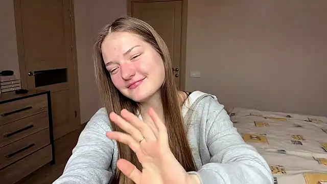 Snapshot of Milayouknow chatting on 02/15/26, 09:19 Milayouknow online show from 02/15/26, 09:19