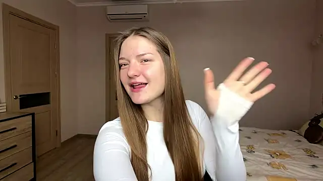 Snapshot of Milayouknow chatting on 02/16/26, 07:18 Milayouknow online show from 02/16/26, 07:18