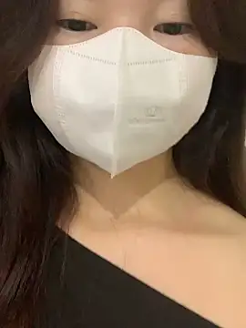 Snapshot of Rin-yiyi chatting on 02/21/26, 04:42 Rin-yiyi online show from 02/21/26, 04:42