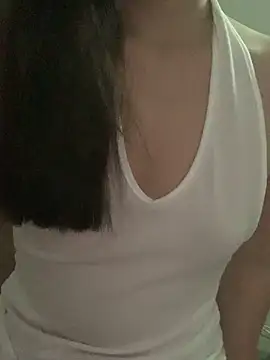 Snapshot of Rin-yiyi chatting on 02/07/26, 04:09 Rin-yiyi online show from 02/07/26, 04:09