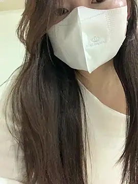 Snapshot of Rin-yiyi chatting on 02/19/26, 04:48 Rin-yiyi online show from 02/19/26, 04:48