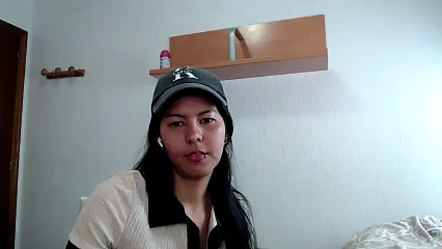 ZeforAitanna online show from 04/13/26, 11:03