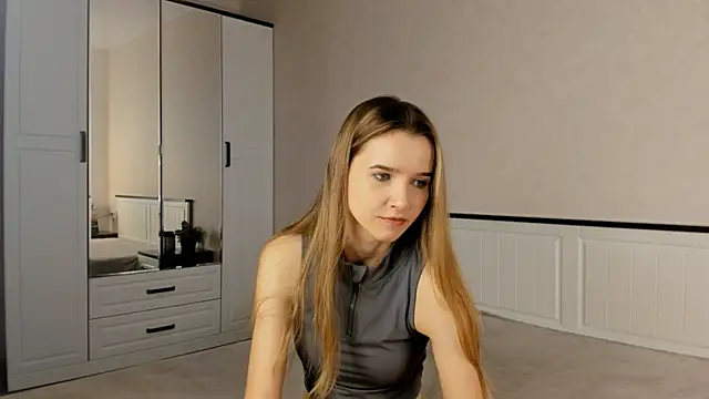 Snapshot of OnyxViper chatting on 06/04/26, 07:02 OnyxViper online show from 06/04/26, 07:02