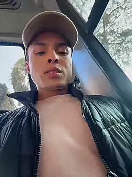 Snapshot of Eros_lee chatting on 03/13/26, 08:47 Eros lee online show from 03/13/26, 08:47