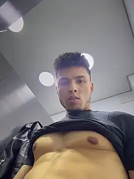 Snapshot of Eros_lee chatting on 05/10/26, 12:36 Eros lee online show from 05/10/26, 12:36