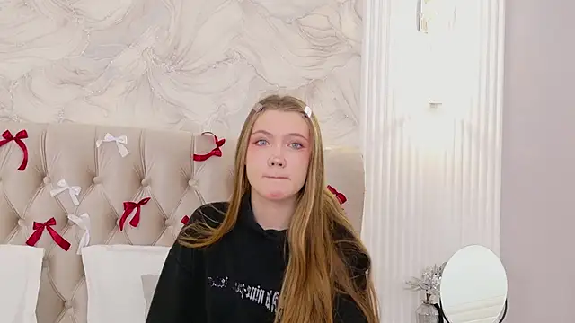 Snapshot of StacyHicks chatting on 02/13/26, 03:12 StacyHicks online show from 02/13/26, 03:12