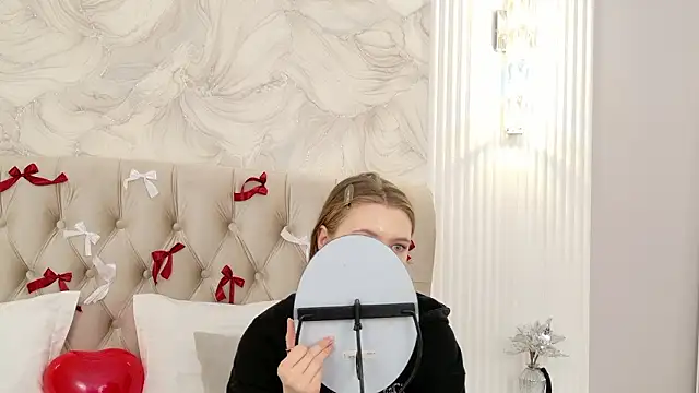 Snapshot of StacyHicks chatting on 02/12/26, 03:01 StacyHicks online show from 02/12/26, 03:01