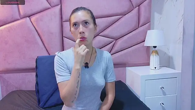 Snapshot of kimberlypink_ chatting on 02/08/26, 11:41 kimberlypink online show from 02/08/26, 11:41